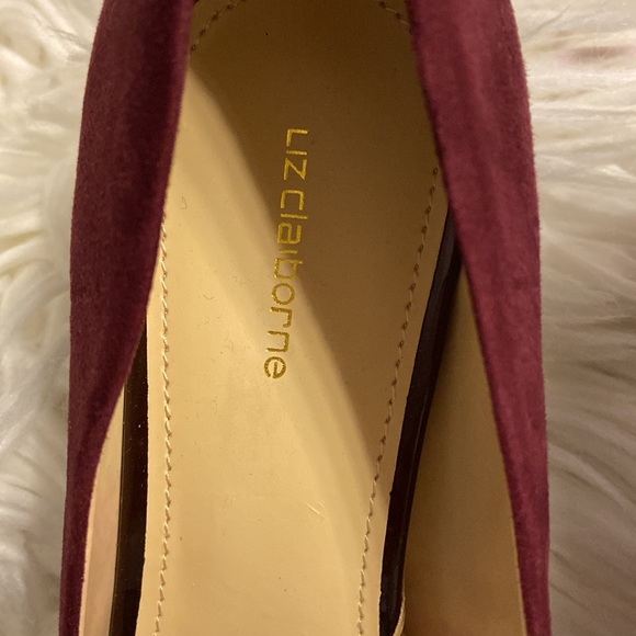 Liz Claiborne very unique women shoes suede and heel 2” size 8M - Picture 2 of 12